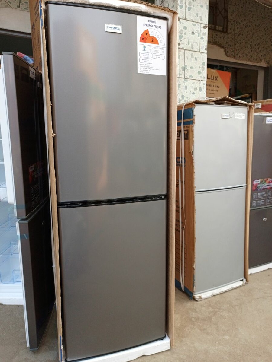 Réfrigérateur double porte moderne