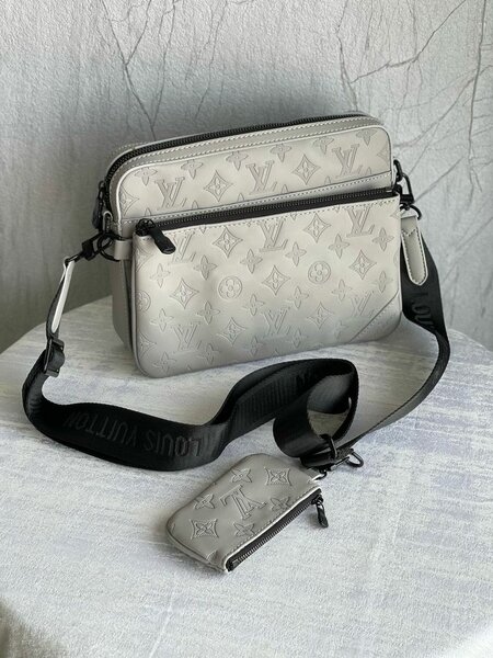 Sac bandoulière élégant LV