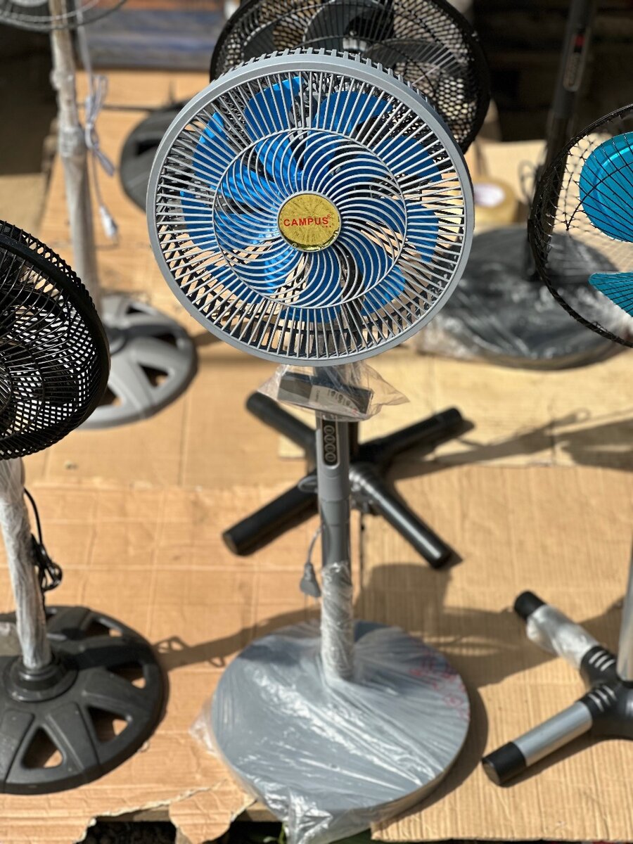 Ventilateur télécommandés gris