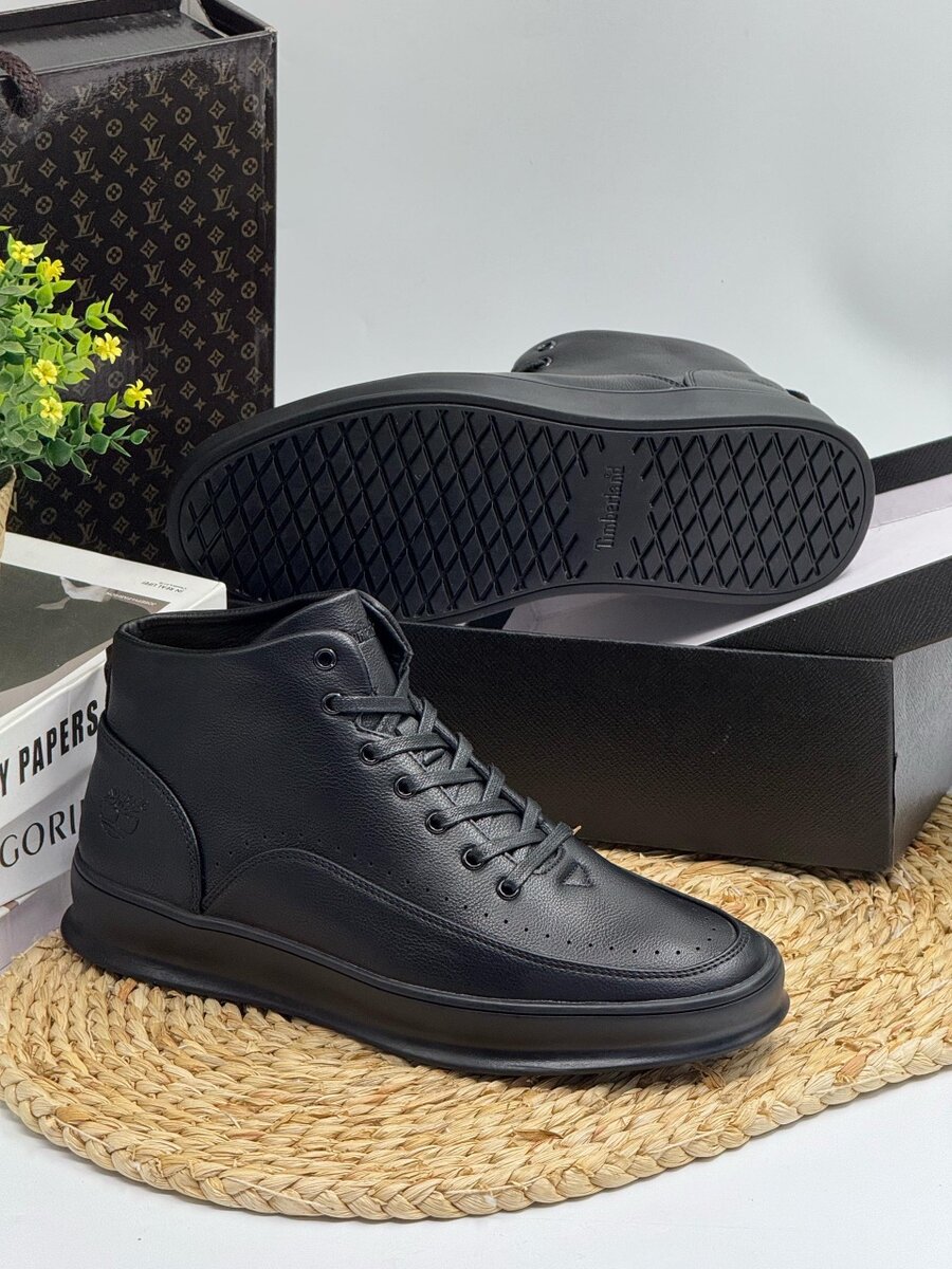 TIMBERLAND ALL BLACK