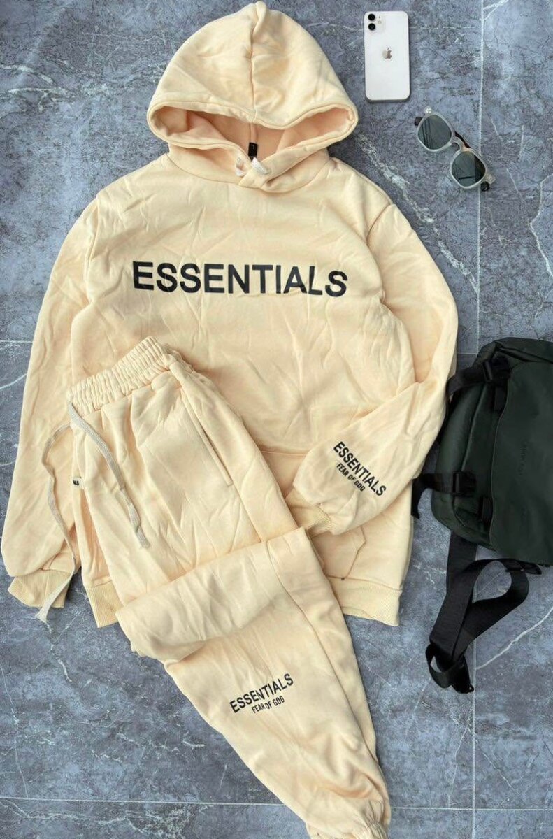 Ensemble de survêtement Essentials