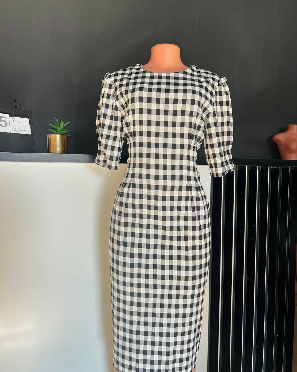  women's beautiful dress 