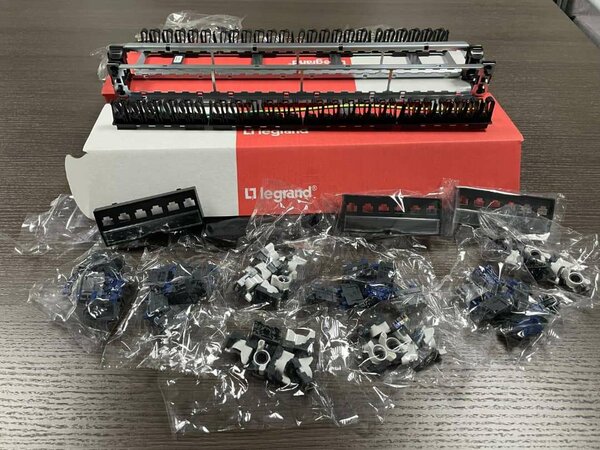 Panneau de brassage Legrand