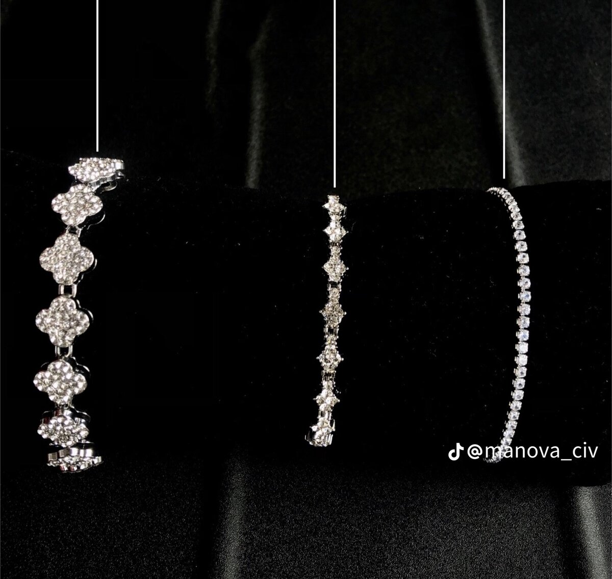 Bracelets et collier croix élégant
