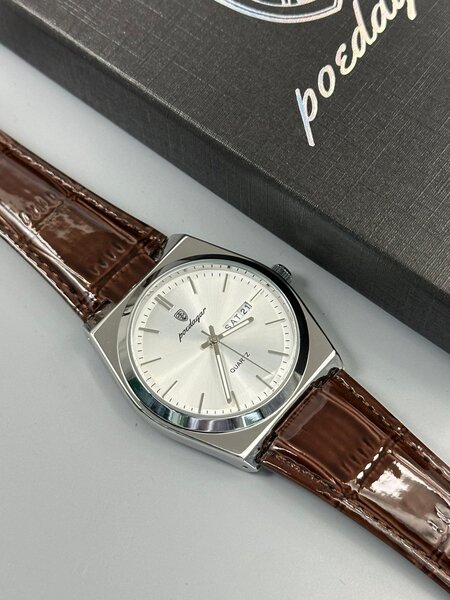 Montre élégante avec bracelet