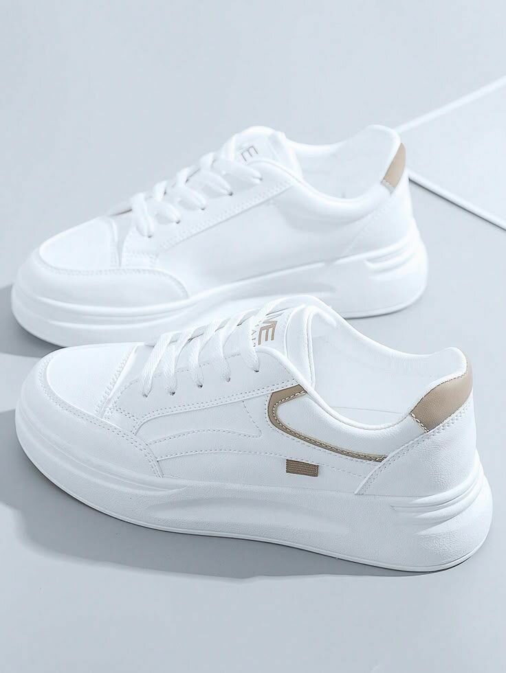 Baskets blanches élégantes