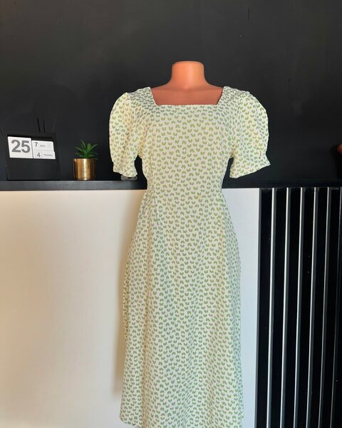  women's beautiful dress 