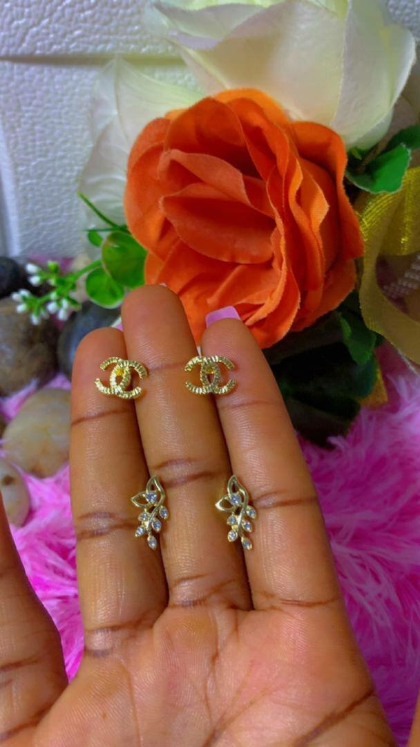 Boucles d'oreilles élégantes en perles et cristaux