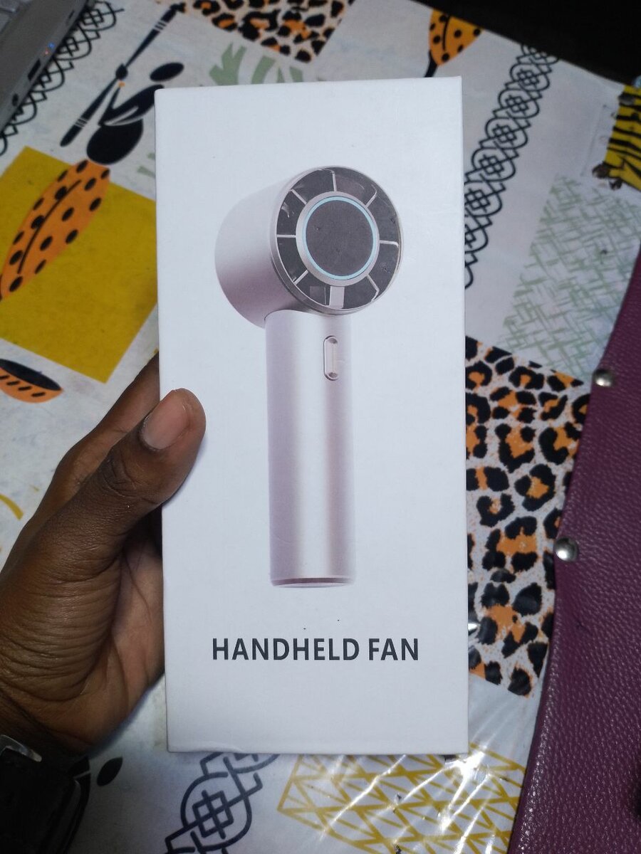 Ventilateur portatif compact