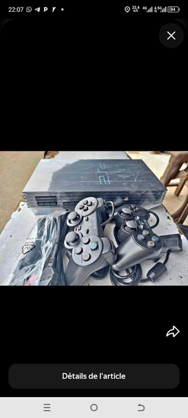 Console de jeux PS2 avec manettes