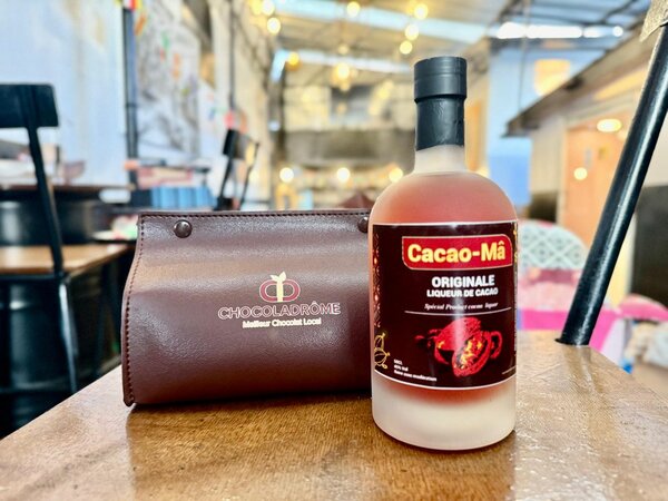 Liqueur de Cacao-Má & Pochette