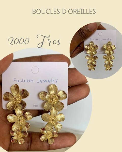 Boucles dorées fleurie