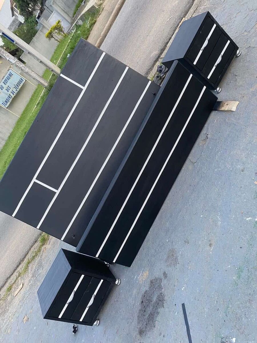 Lit moderne noir avec rangement