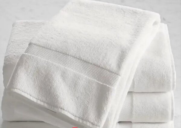 Serviettes de bain en coton blanc