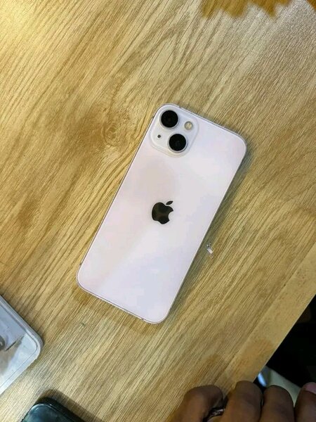 iPhone 13 simple