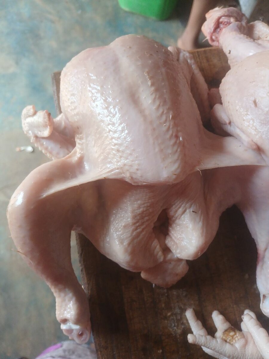 Poulet frais non découpé