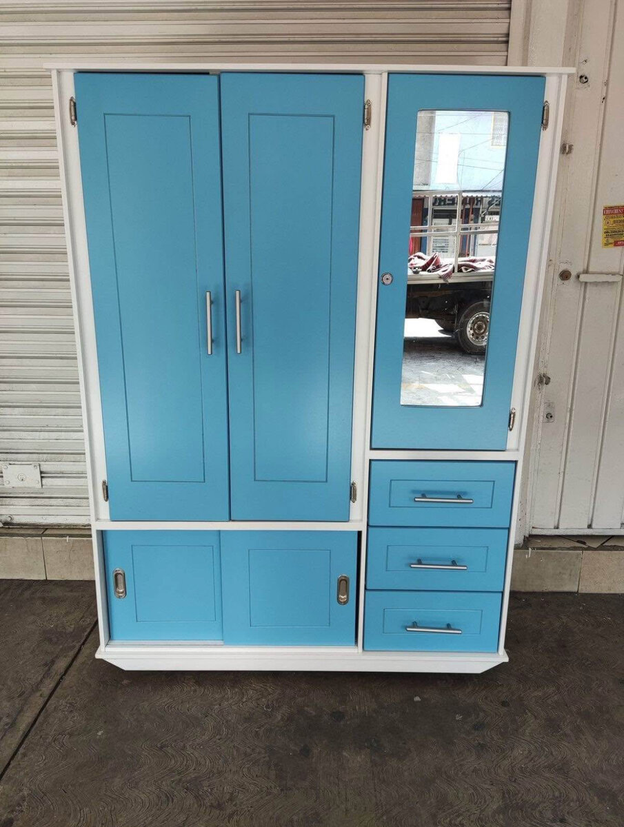 Armoire de rangement spacieuse