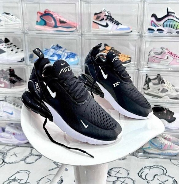 Nike 270
