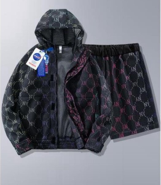 Ensemble sportif à capuche