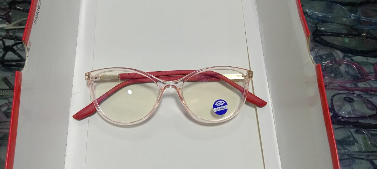 Hi quality Fashion Eyewears