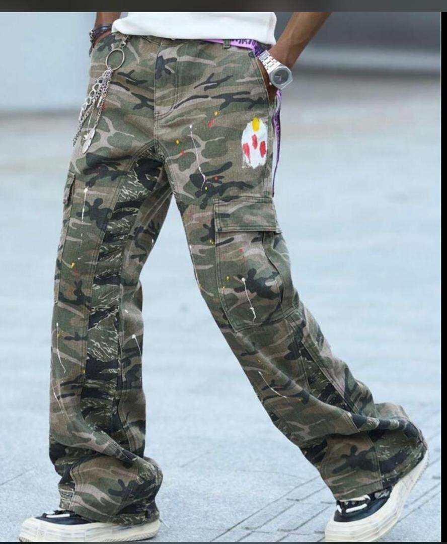 Pantalon cargo camouflage élégant