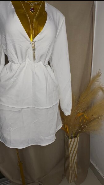 Robe Blanche Élégante Femme