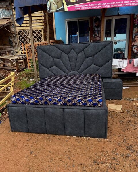 Lit King Size Capitonné Élégant