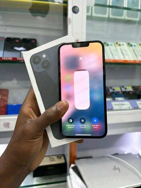 iPhone modèle récent 128Go