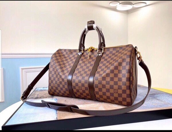 Sac de Voyage en Cuir Élégant