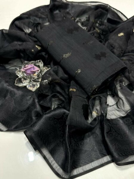 Ladies suit