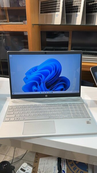 HP Pavilion 15