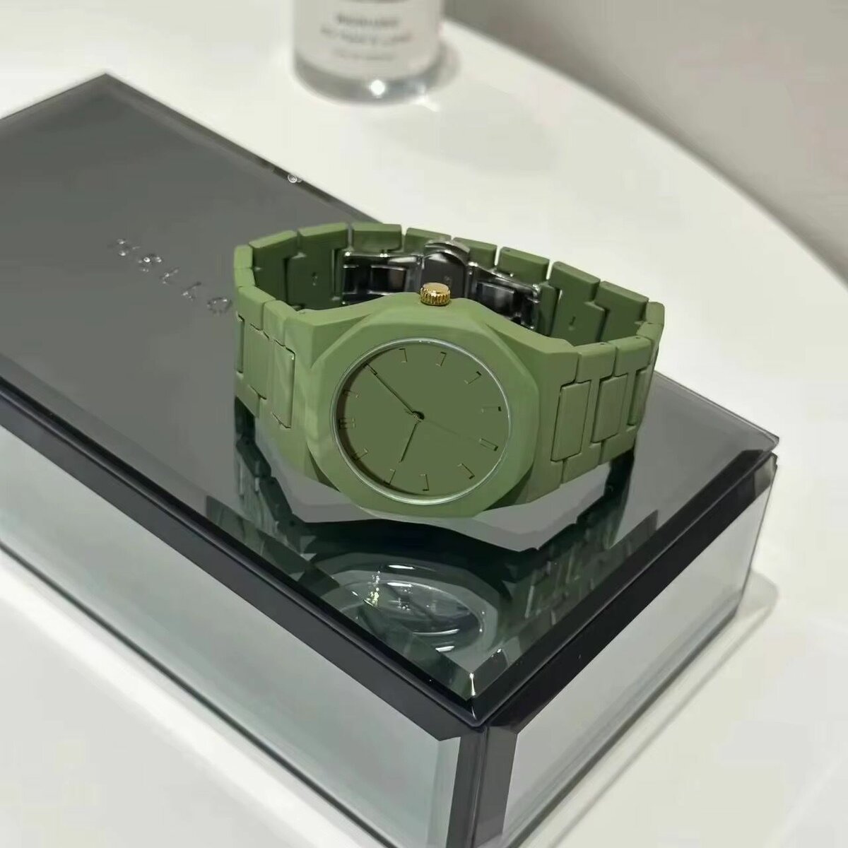 Montre Design Minimaliste