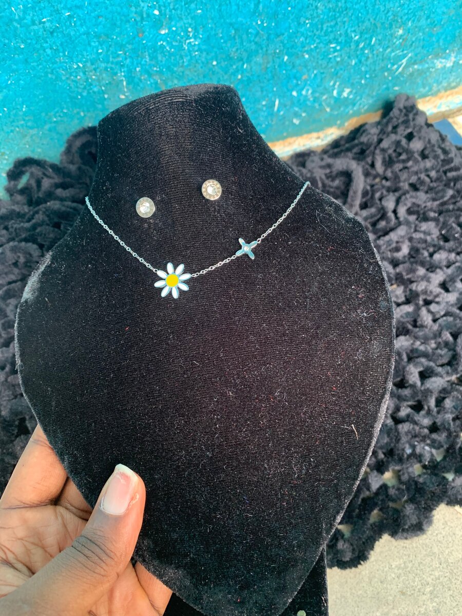 Parure Collier et Boucles d'Oreilles Modernes