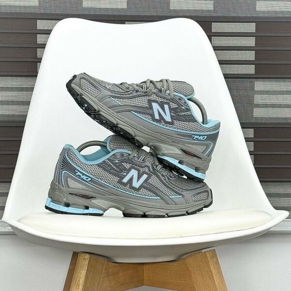 New balance 740