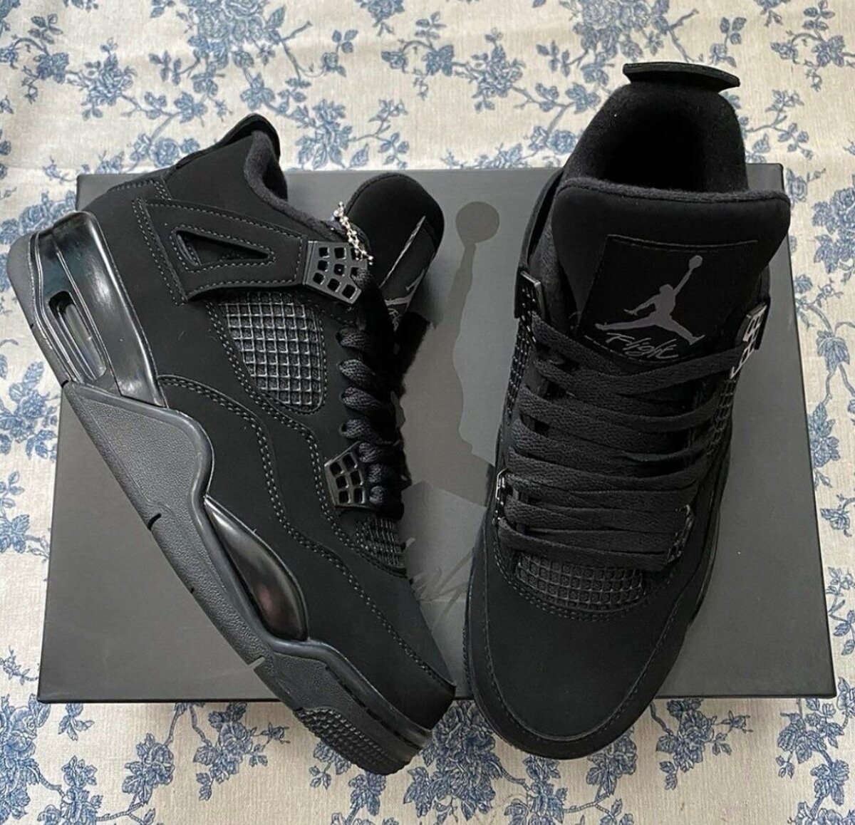 JORDAN 4