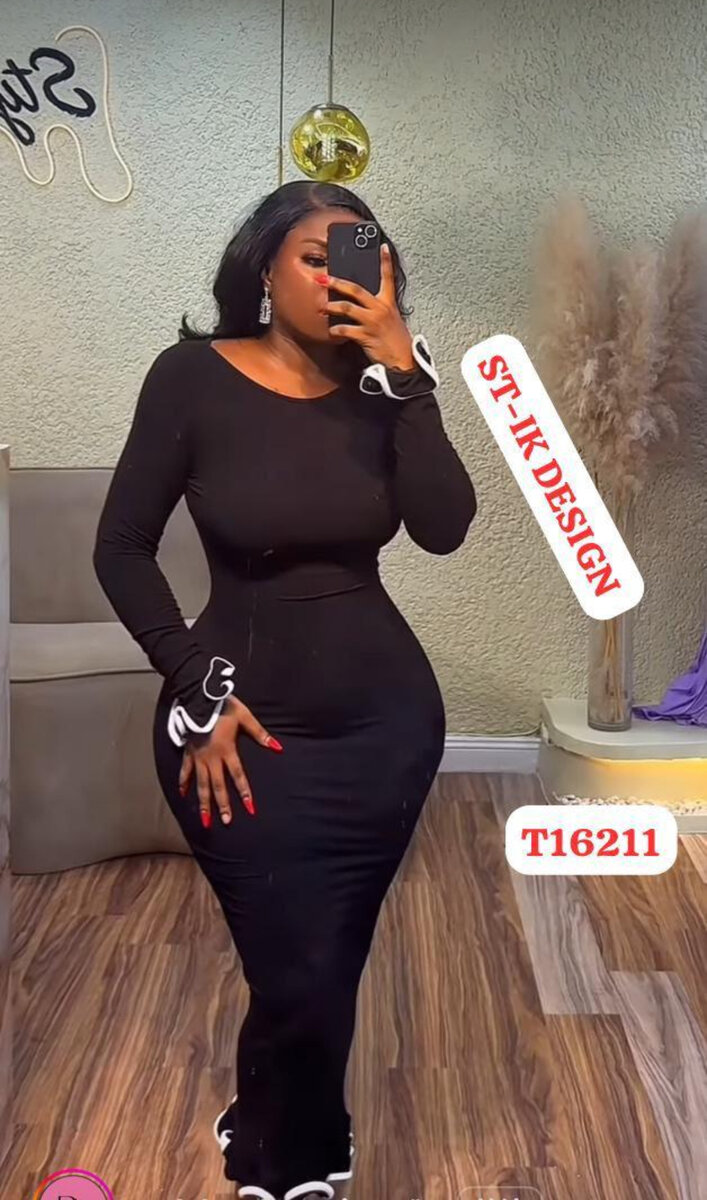 Robe moulante noire élégante