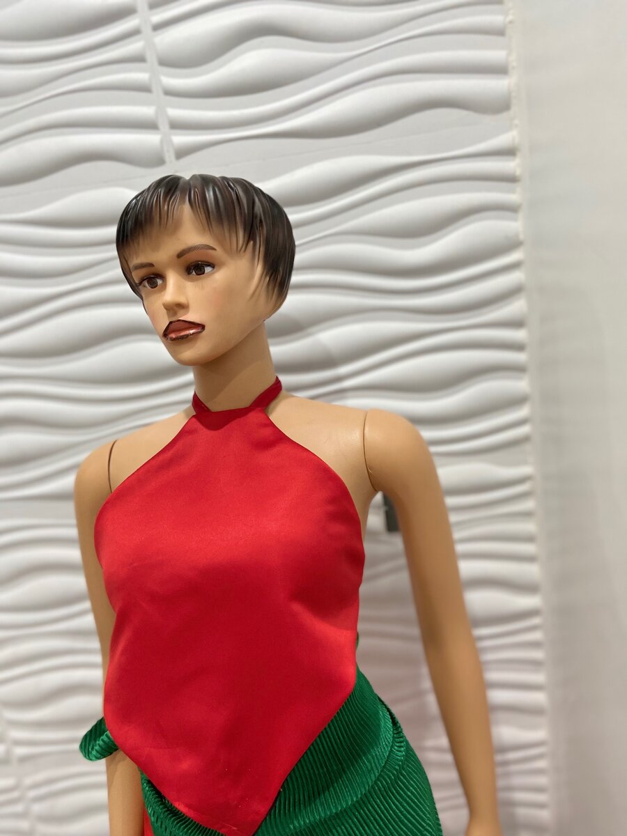 Halter top 4 pieces for 100 cedis wholesales price