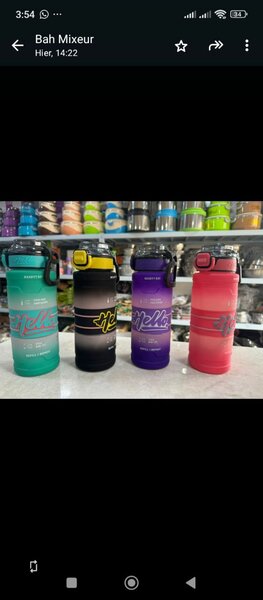 Bouteille d'eau sport moderne