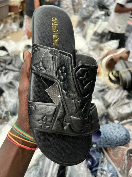 Sandales en cuir noir