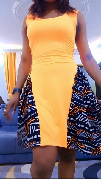 Robe Évasée Bicolore Élégante