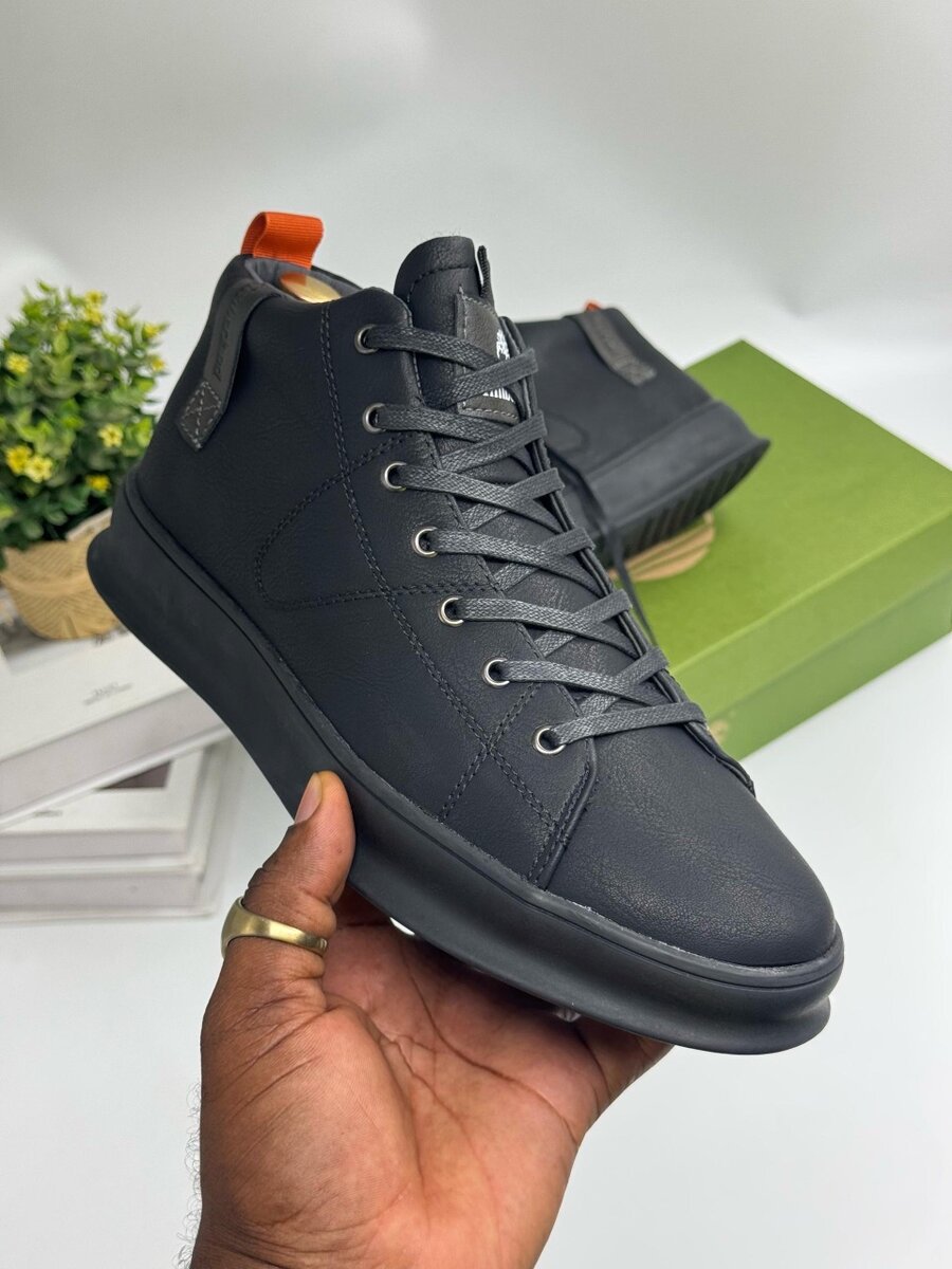 TIMBERLAND ALL BLACK