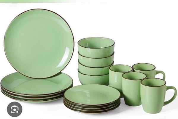 Dinnerware set