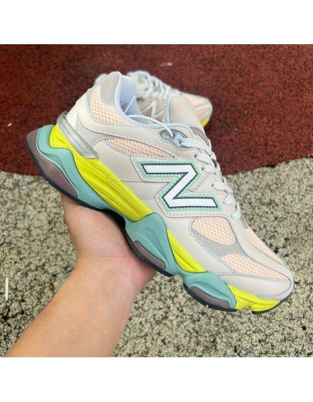 NEW BALANCE SNEAKERS