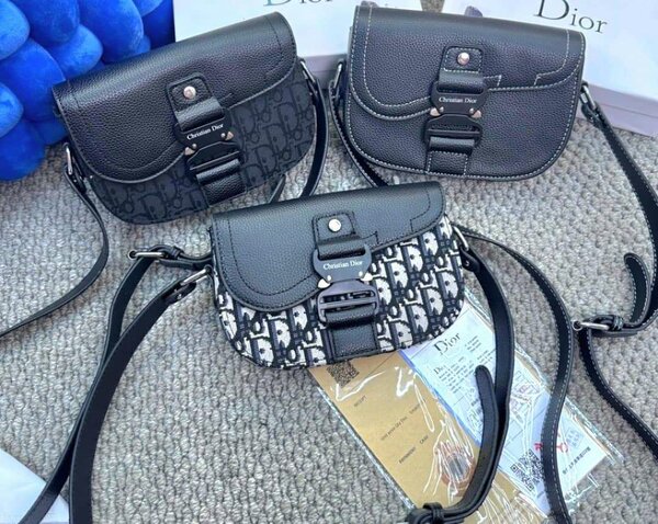 SACOCHE CHRISTIAN DIOR 3 COULEURS