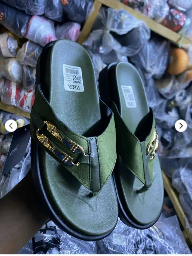 Sandale en cuir élégantes