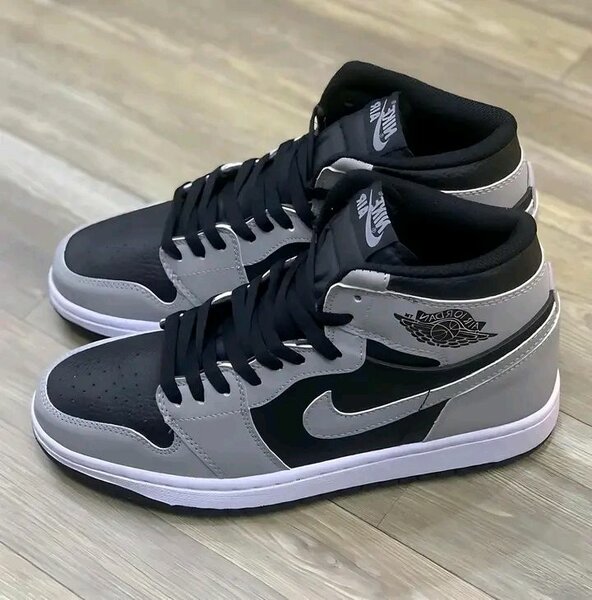 Baskets Air Jordan Noir Gris