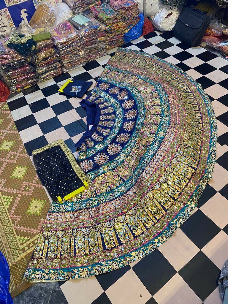 Big flyer Lehenga 3pc set (customize ke opention available)