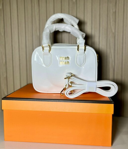 Sac à main blanc élégant