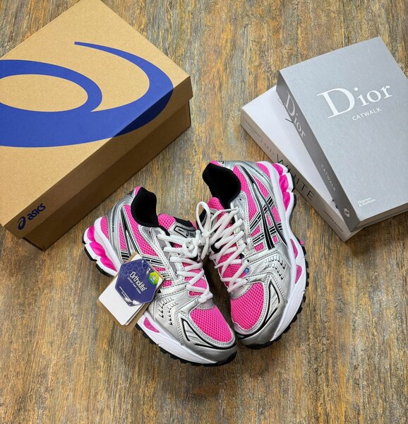 Chaussures de sport Asics roses