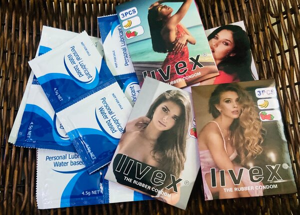 12 préservatifs +10 lubrifiant